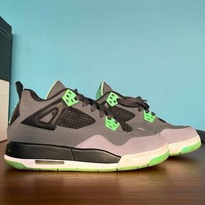 Air Jordan 4 Retro Green Glow, 4.5Y (fits women’s size 6)
